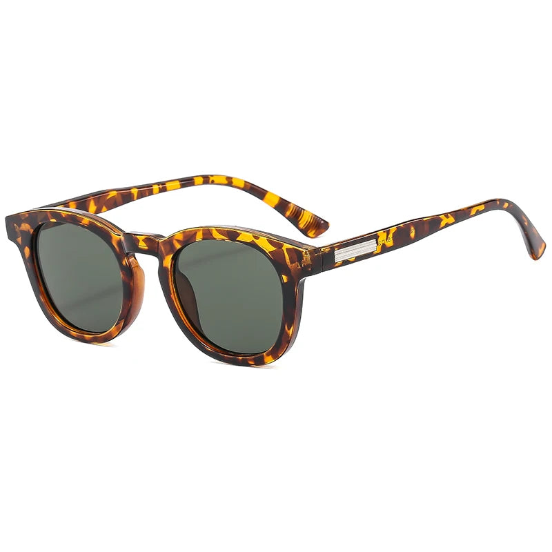 Timeless Oval Frame Sunglasses™